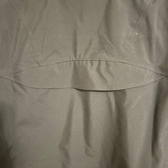 Lululemon windbreaker - Picture 8 of 8